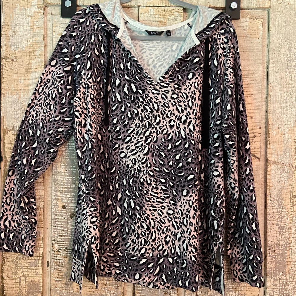Casual top with hood